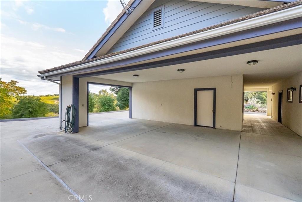 4242 Las Tablas Willow Creek Road