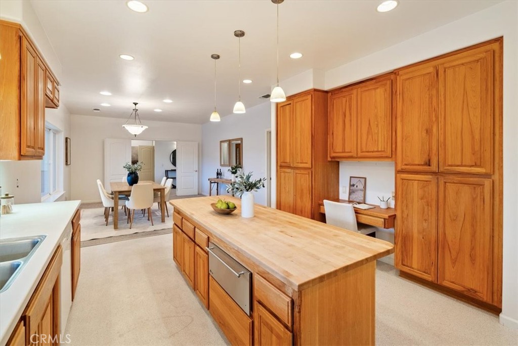 4242 Las Tablas Willow Creek Road