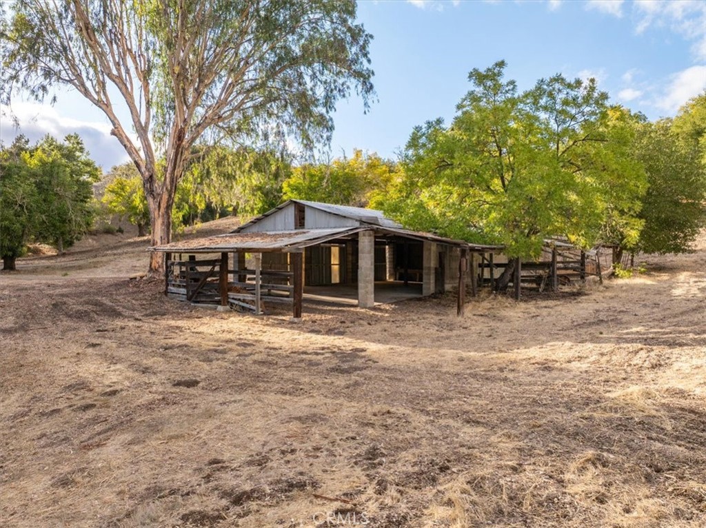 4242 Las Tablas Willow Creek Road