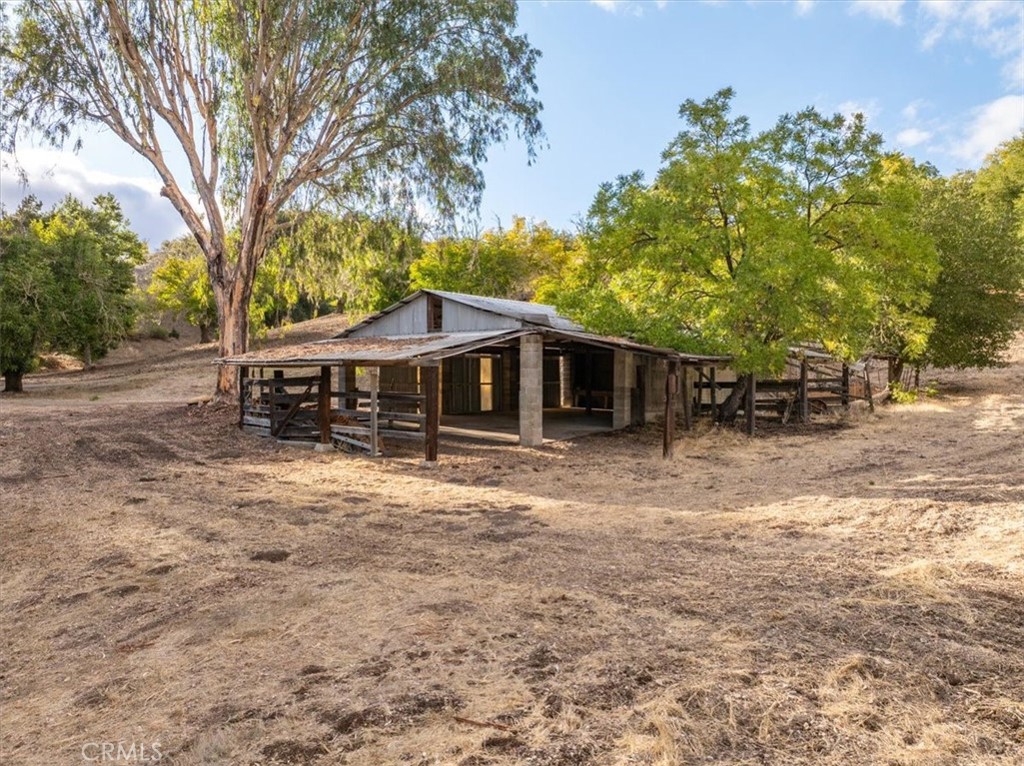 4242 Las Tablas Willow Creek Road