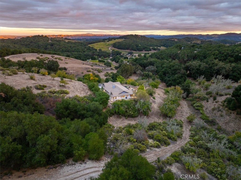 4242 Las Tablas Willow Creek Road