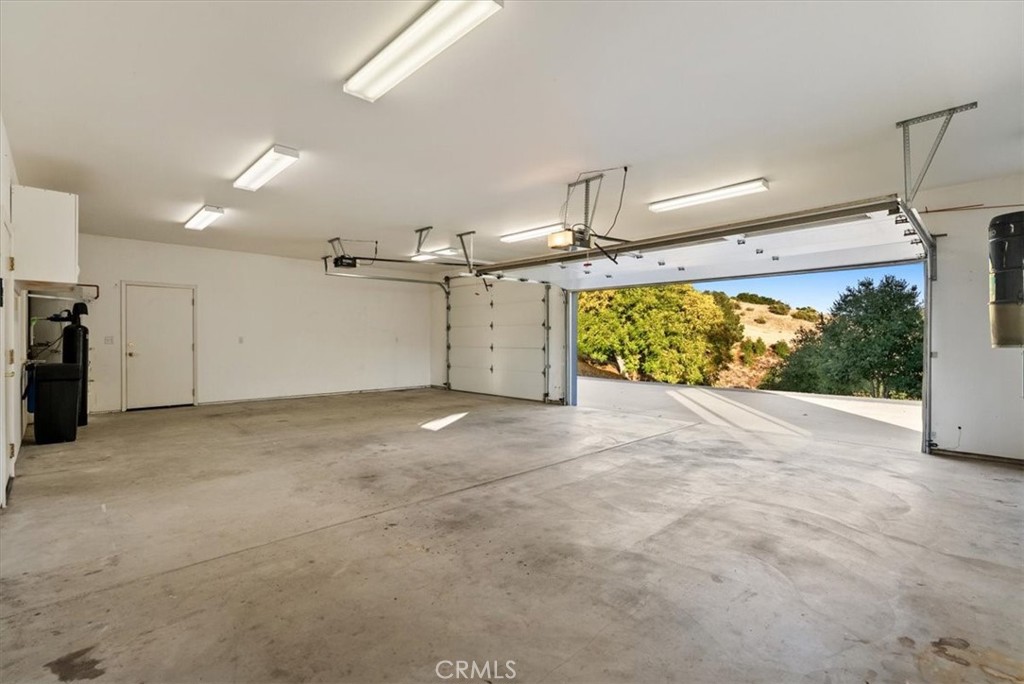 4242 Las Tablas Willow Creek Road