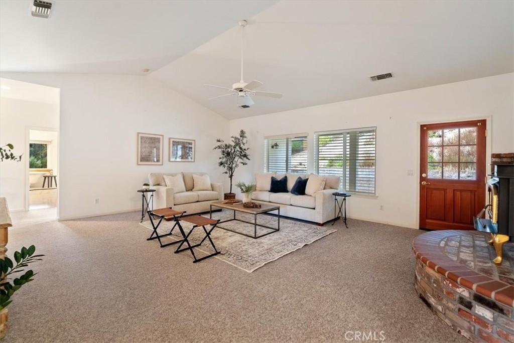 4242 Las Tablas Willow Creek Road