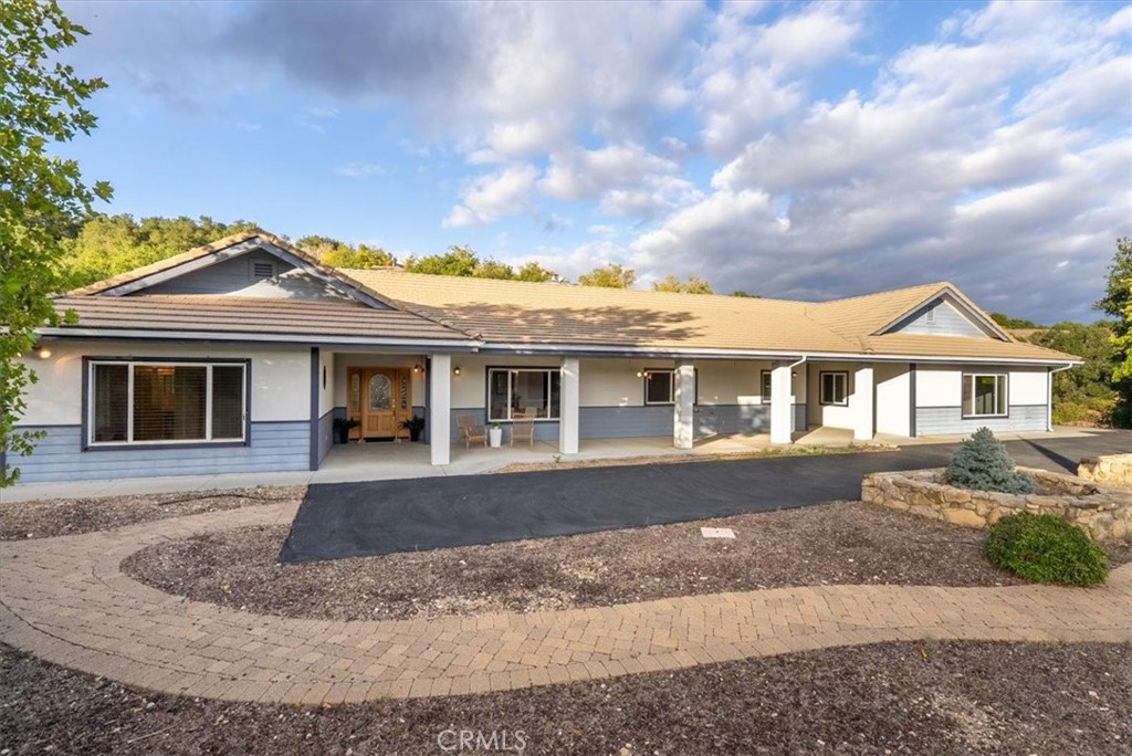 4242 Las Tablas Willow Creek Road