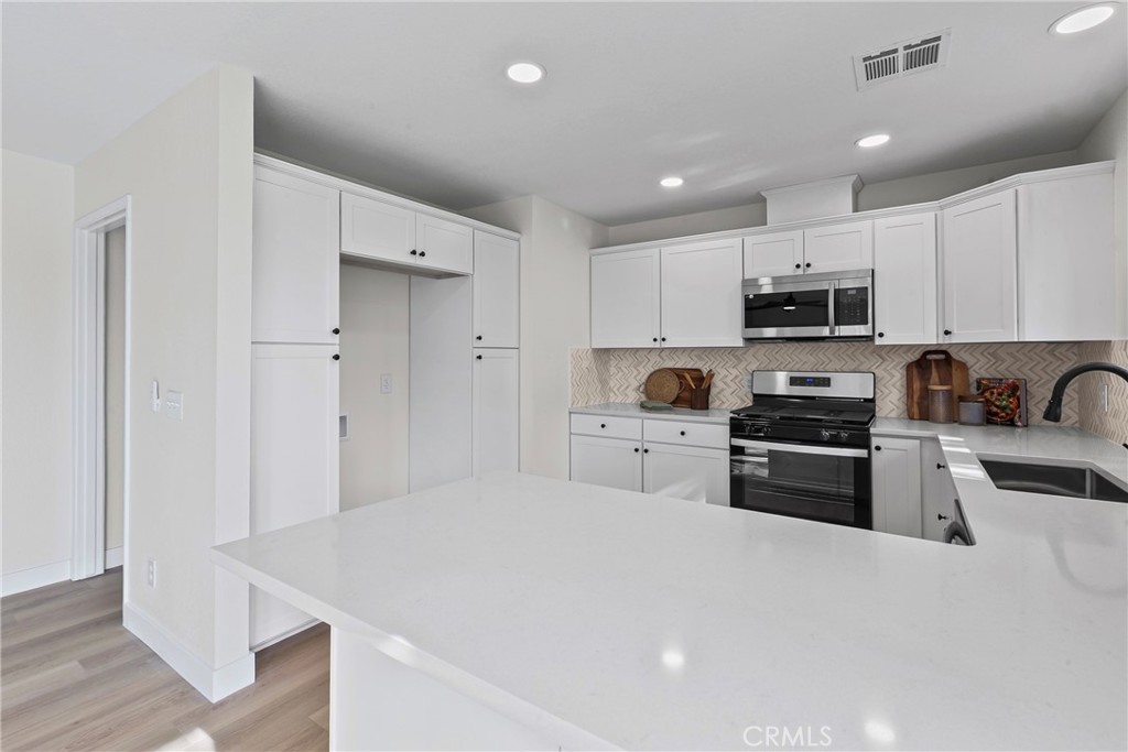 5658 Prancing Deer Place