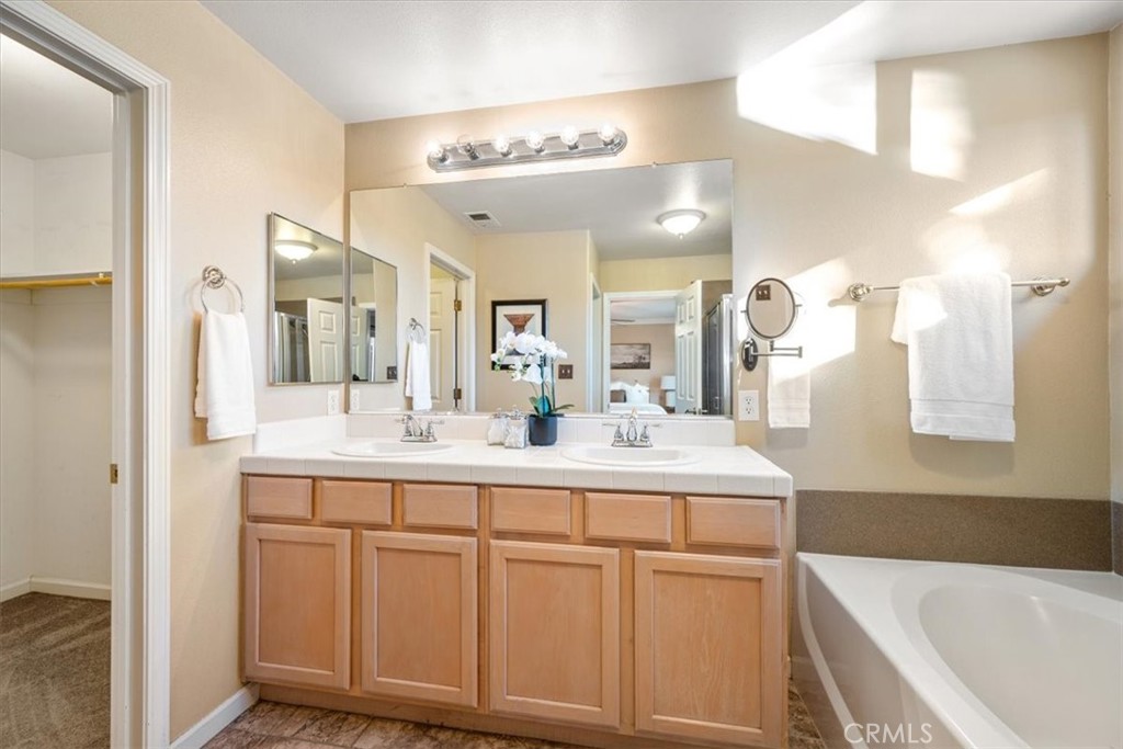 2638 Vineyard Circle