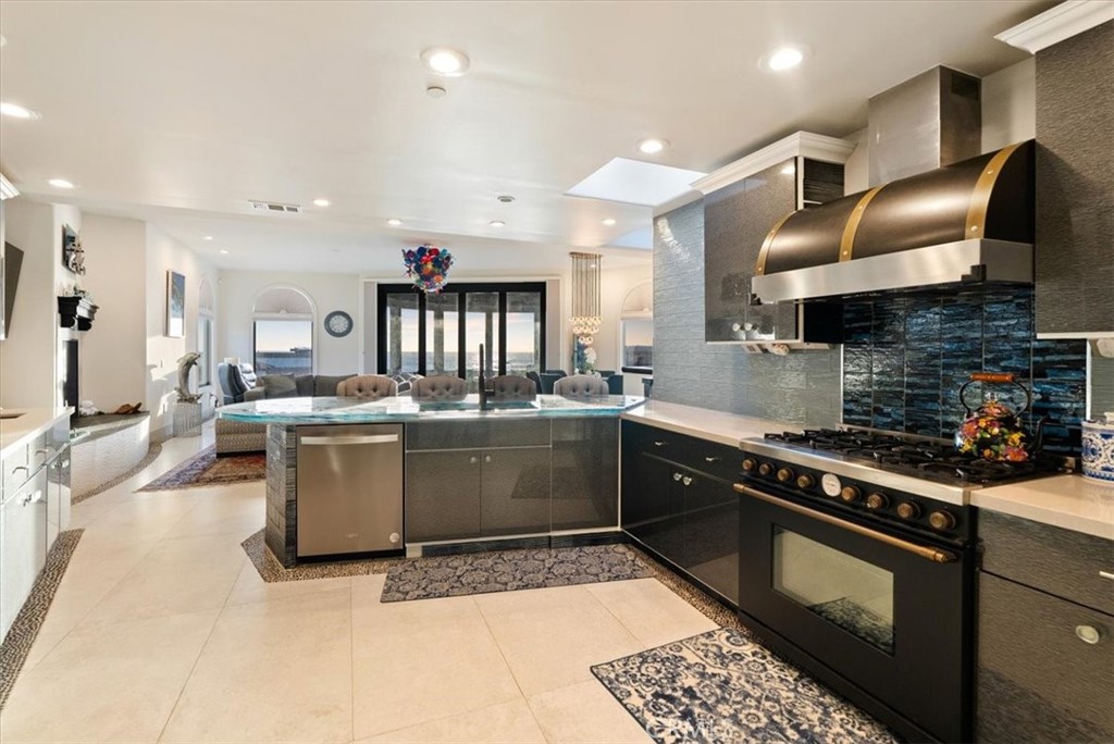 2090 Sherwood