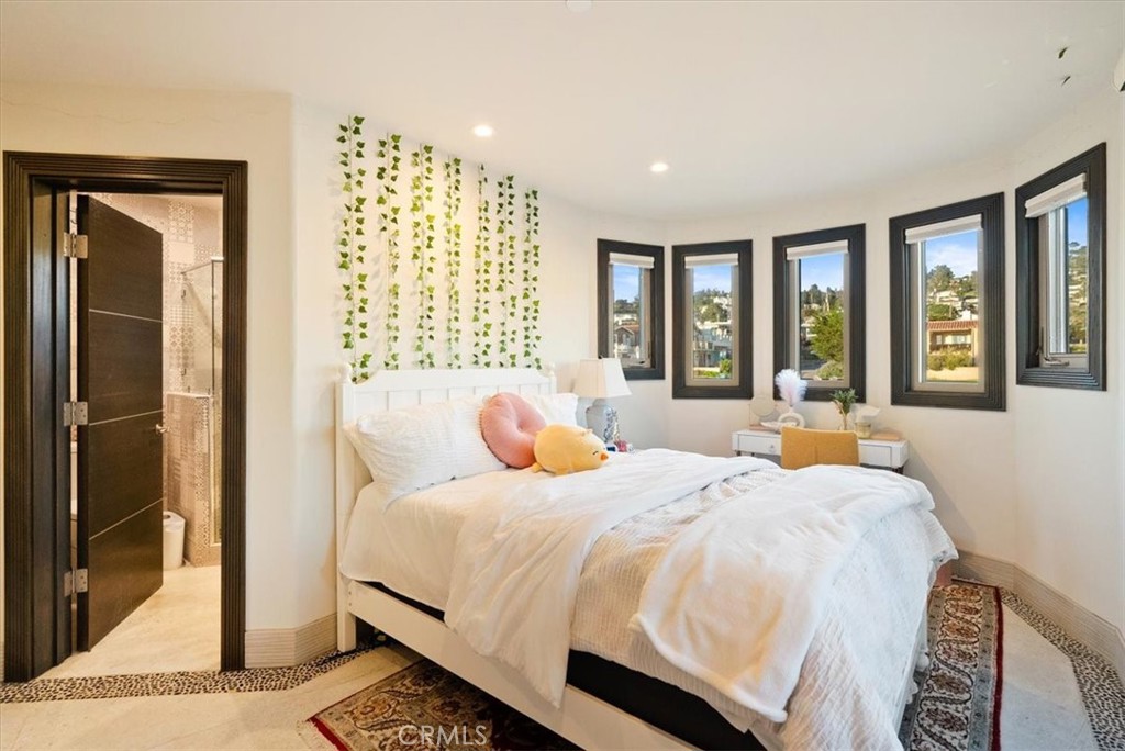2090 Sherwood