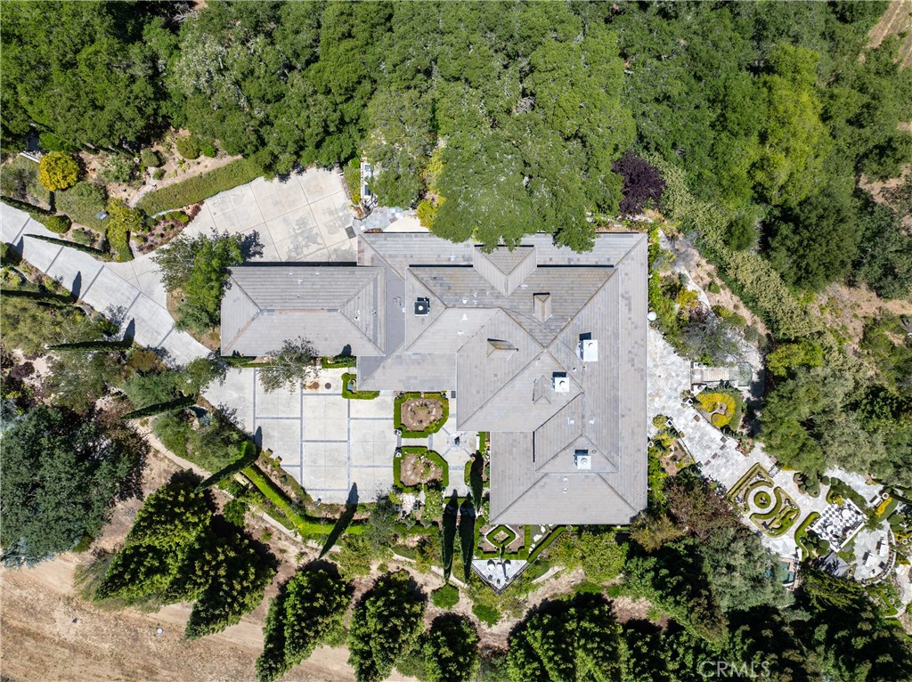 5405 Vineyard Drive