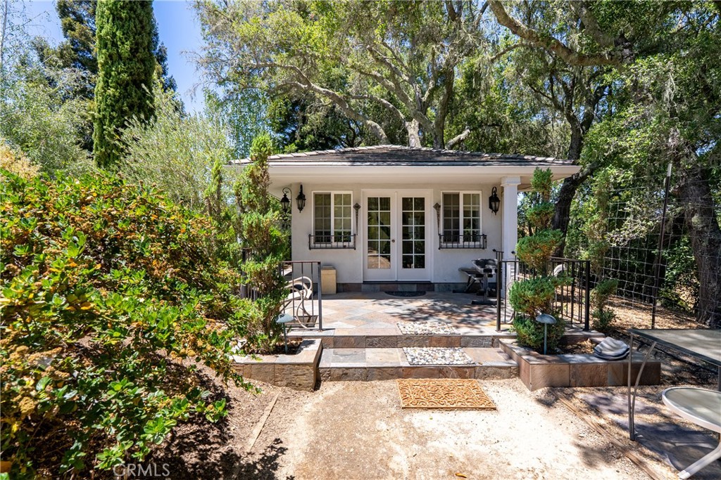 5405 Vineyard Drive