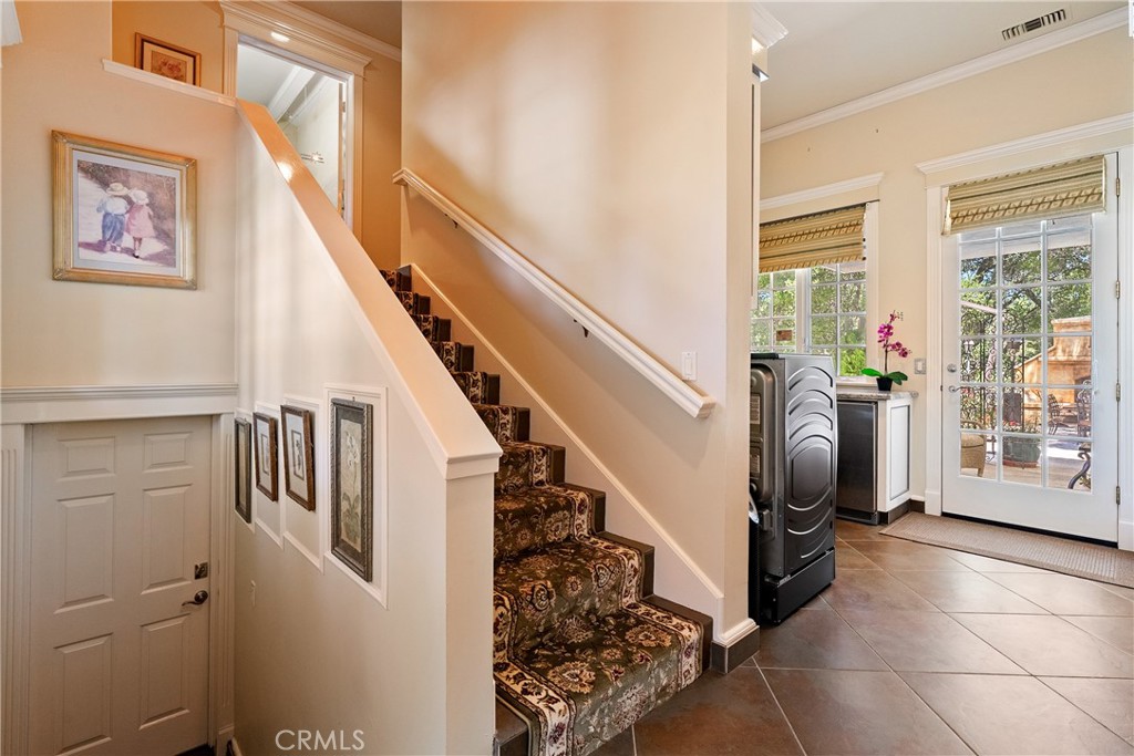 5405 Vineyard Drive