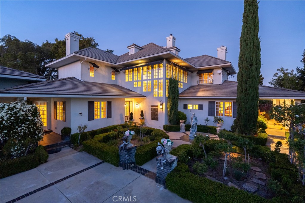 5405 Vineyard Drive