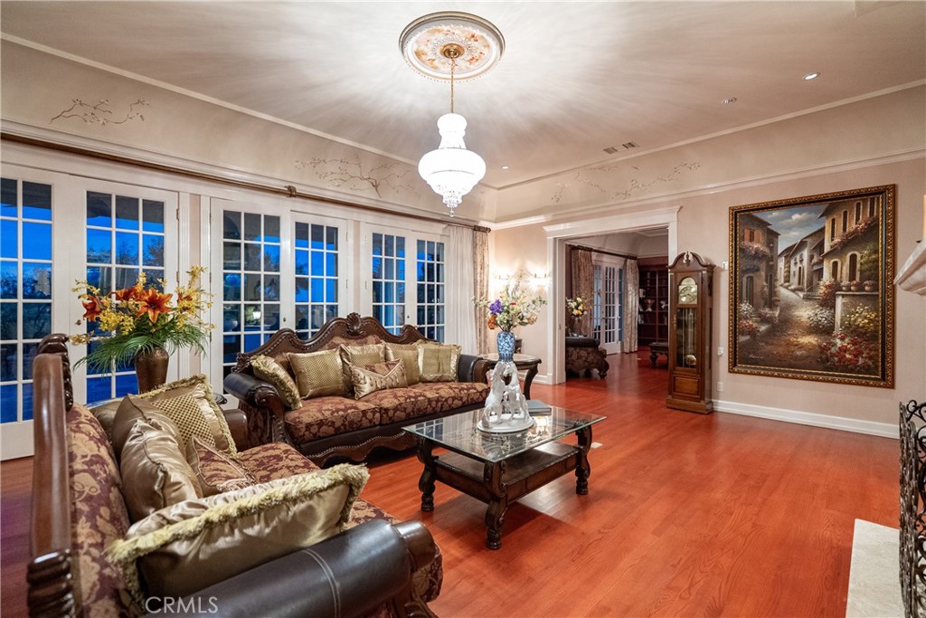 5405 Vineyard Drive