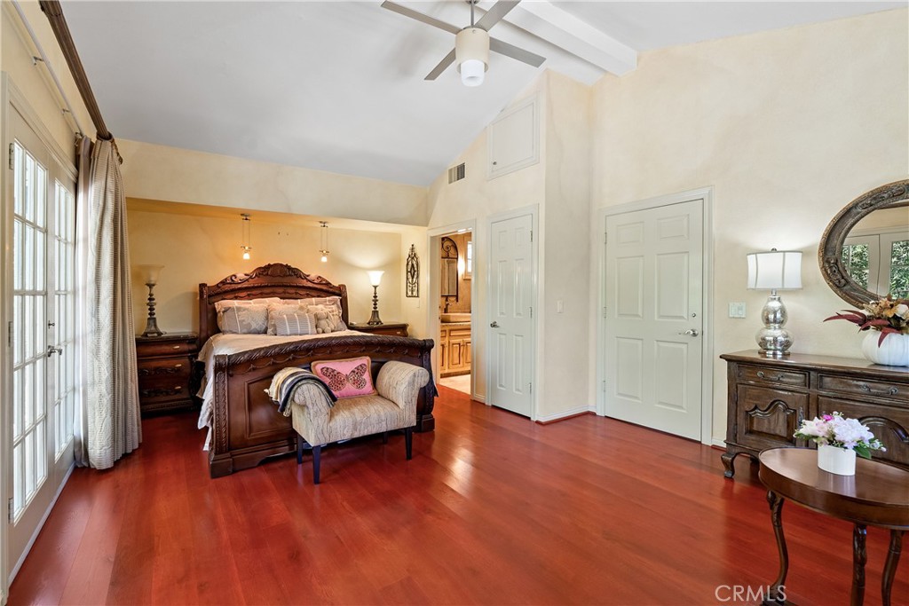 5405 Vineyard Drive