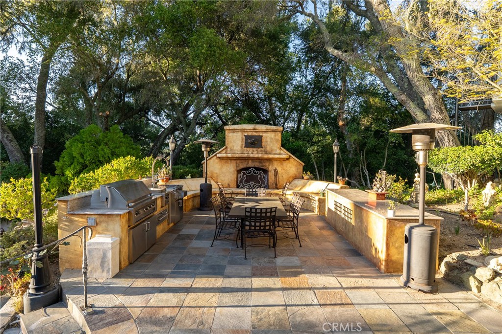 5405 Vineyard Drive