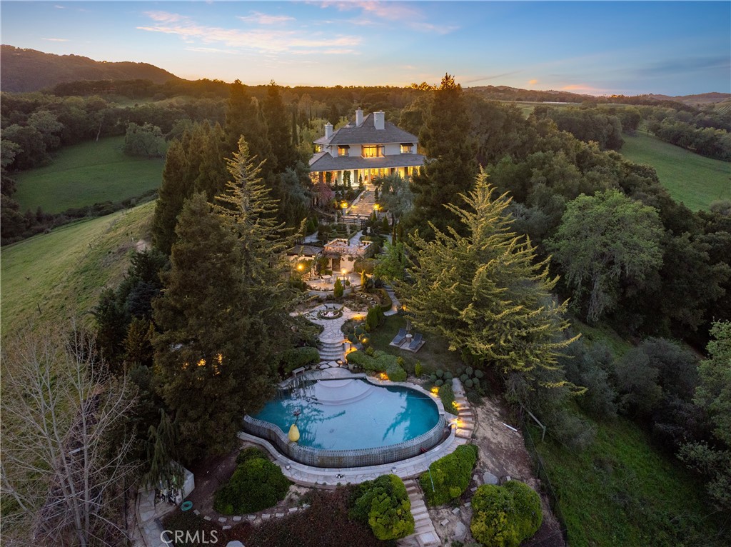 5405 Vineyard Drive