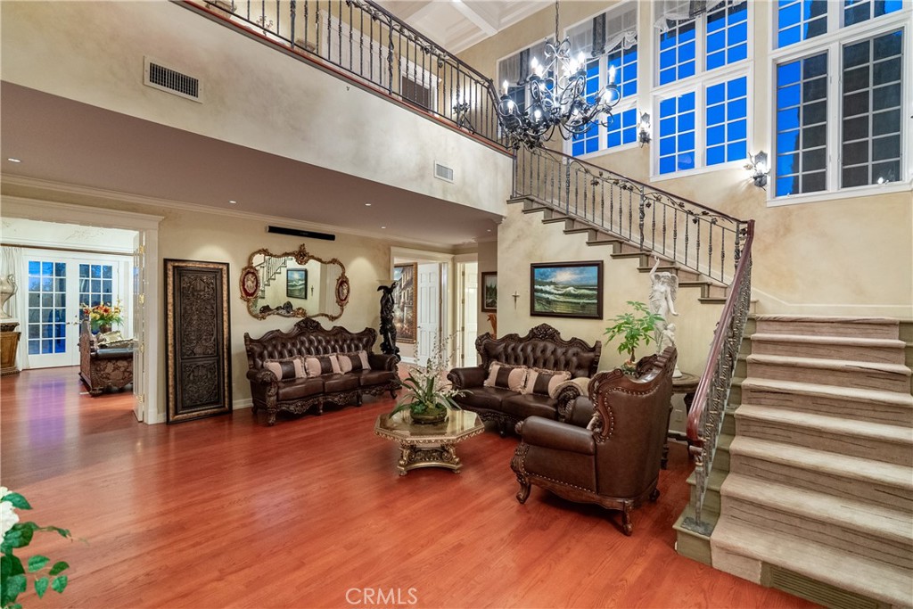 5405 Vineyard Drive