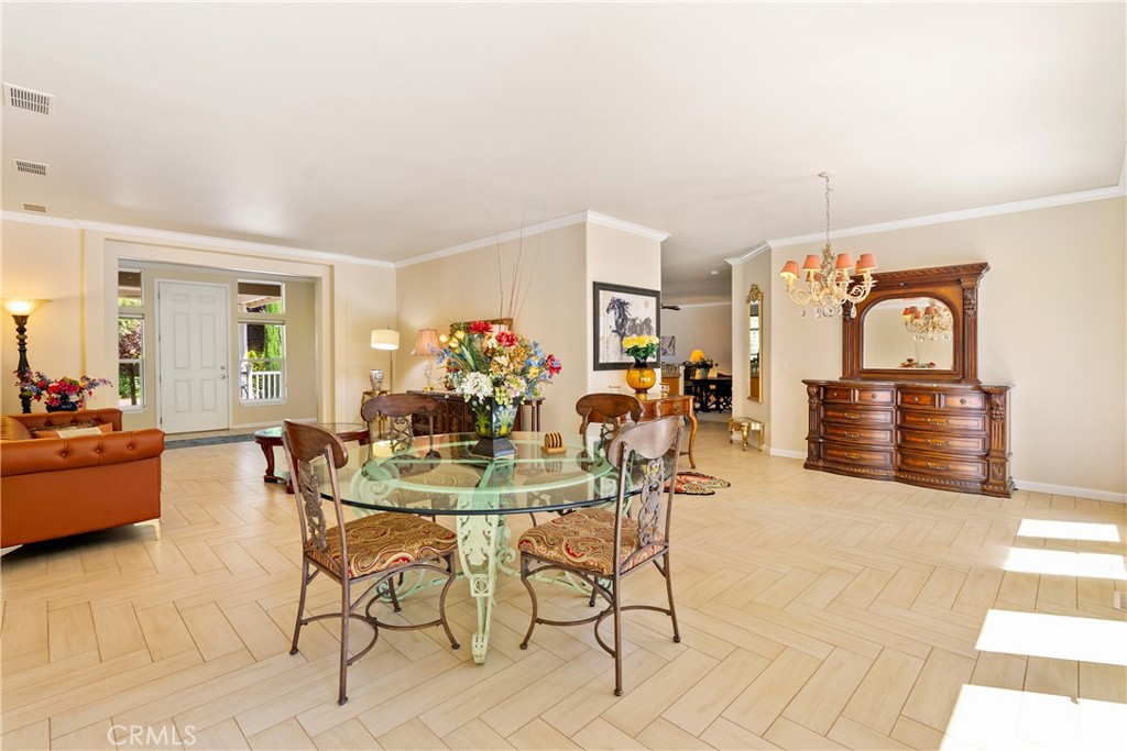 5405 Vineyard Drive