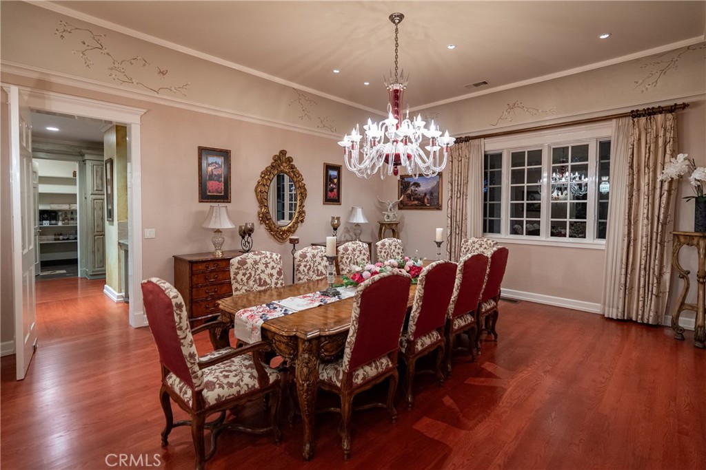 5405 Vineyard Drive