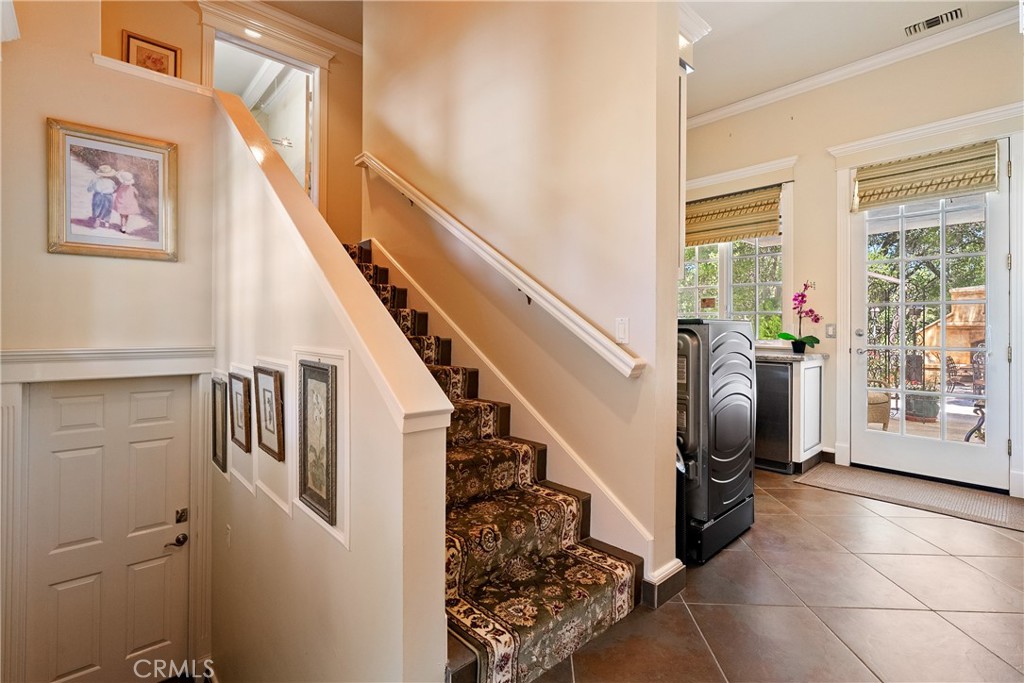 5405 Vineyard Drive