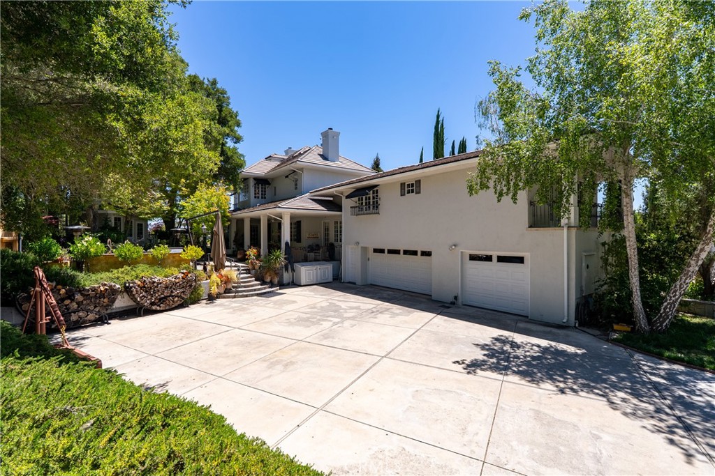 5405 Vineyard Drive