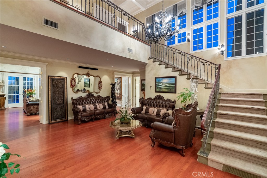 5405 Vineyard Drive