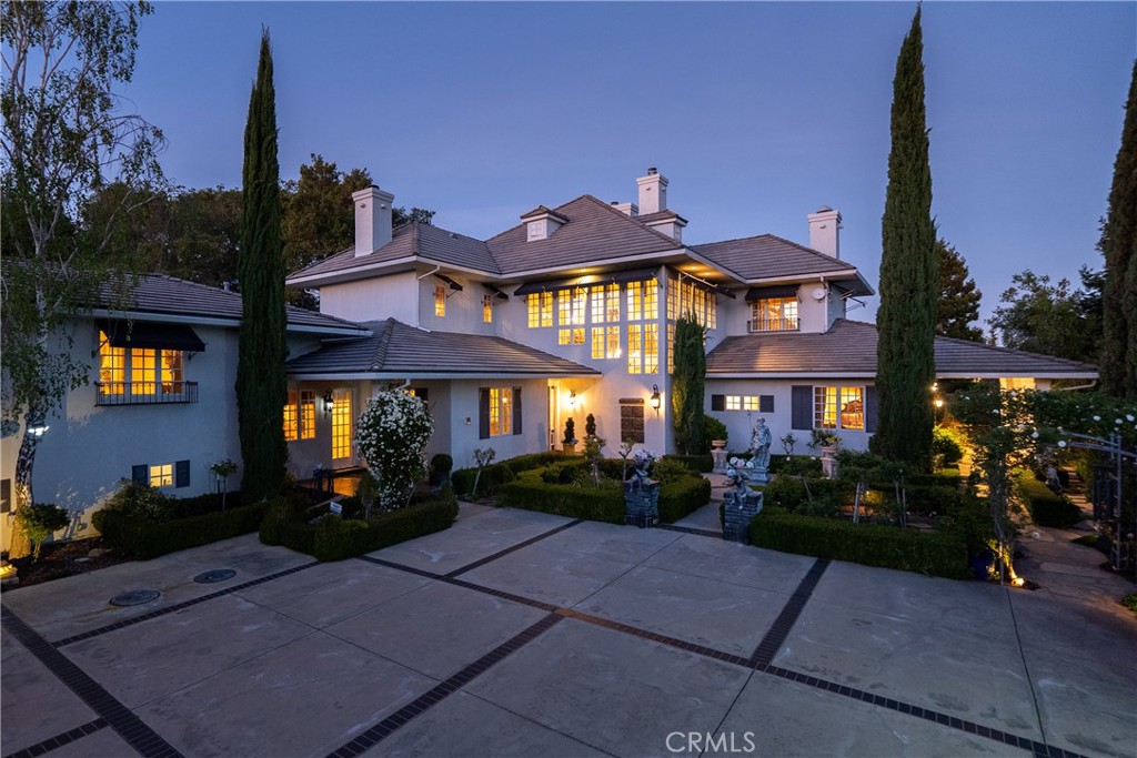 5405 Vineyard Drive