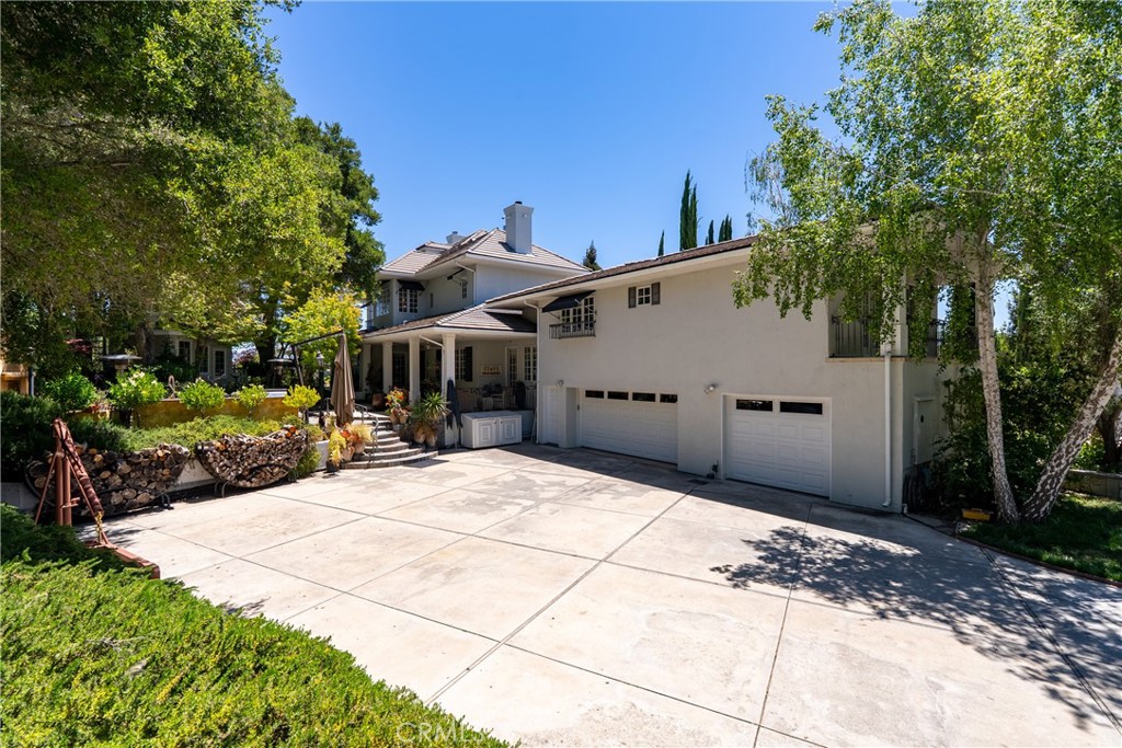 5405 Vineyard Drive