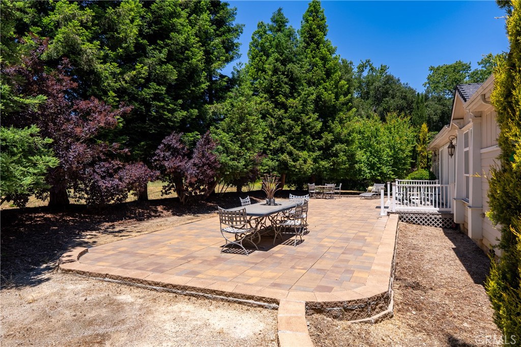 5405 Vineyard Drive