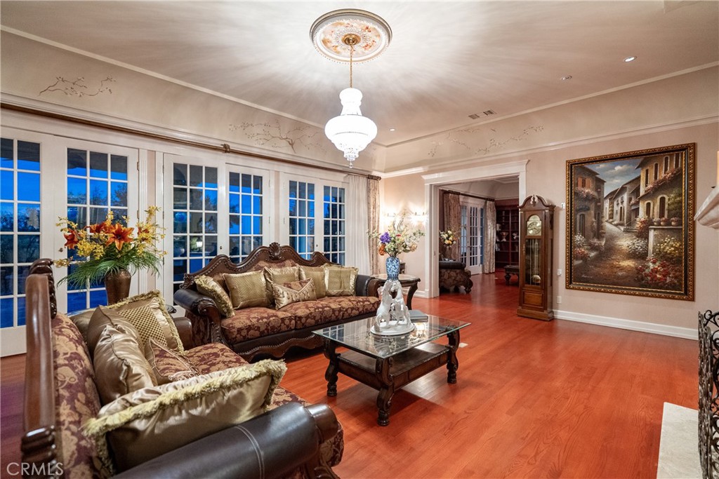 5405 Vineyard Drive