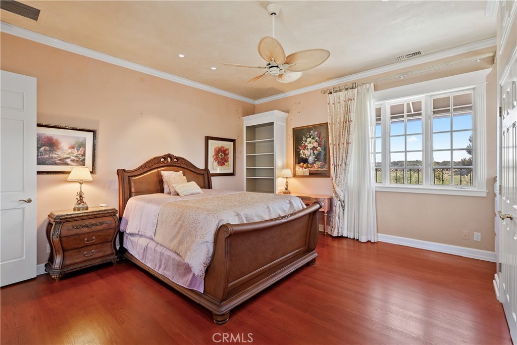 5405 Vineyard Drive