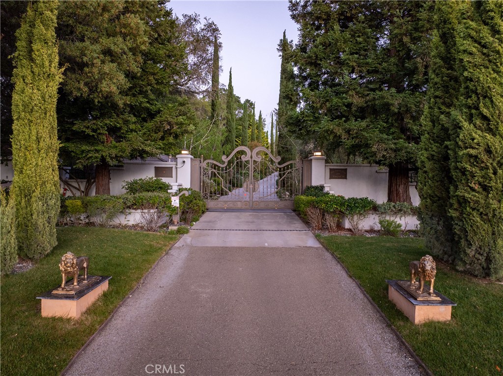 5405 Vineyard Drive