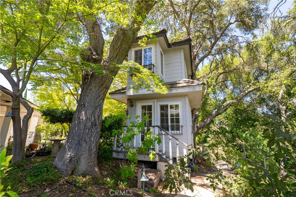 5405 Vineyard Drive