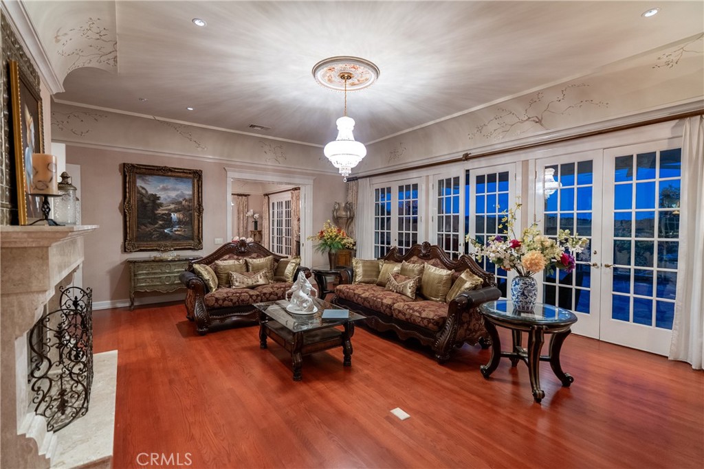 5405 Vineyard Drive