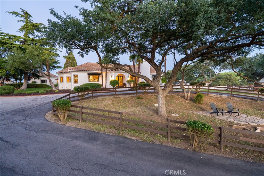 6275 Twin Canyon