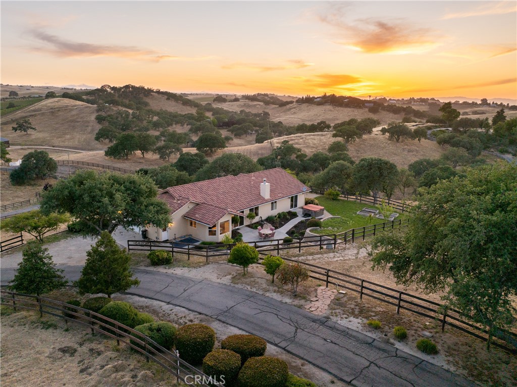 6275 Twin Canyon