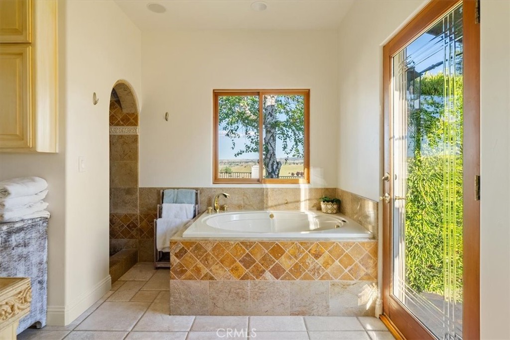 6275 Twin Canyon