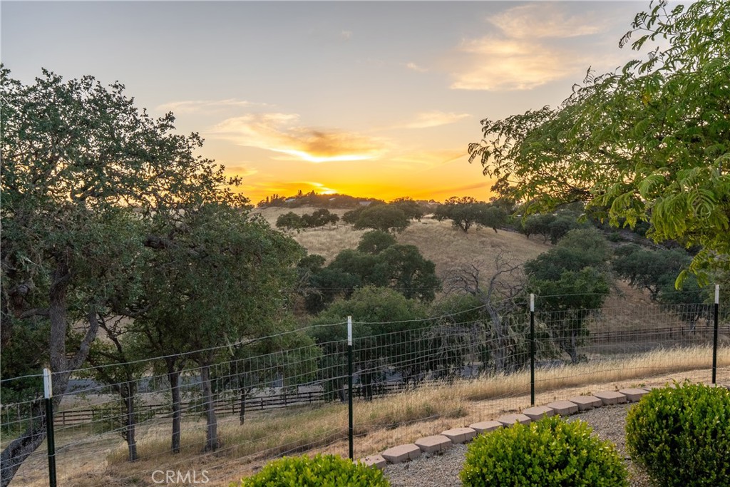 6275 Twin Canyon