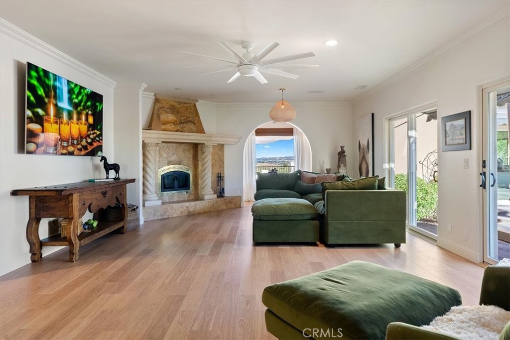 6275 Twin Canyon