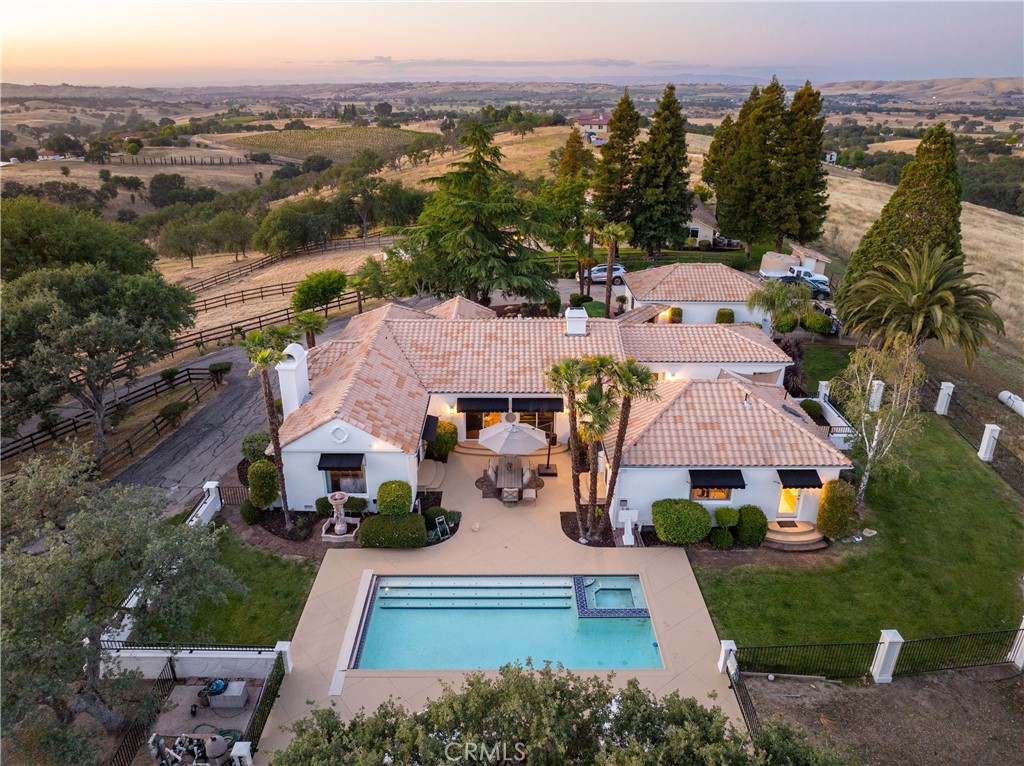 6275 Twin Canyon