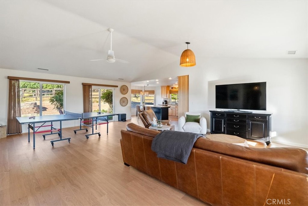 6275 Twin Canyon