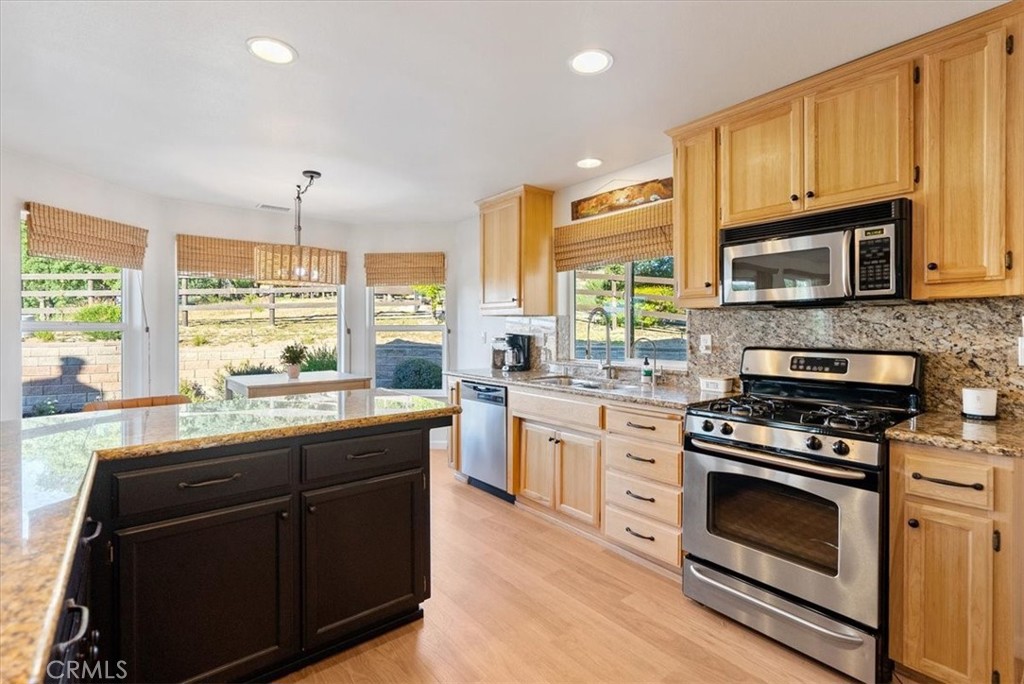 6275 Twin Canyon