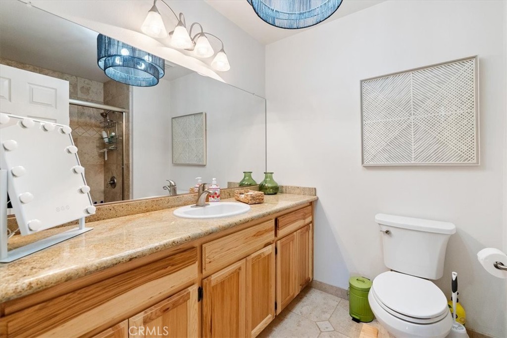 6275 Twin Canyon