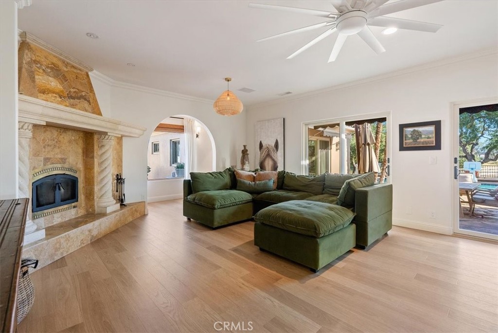 6275 Twin Canyon