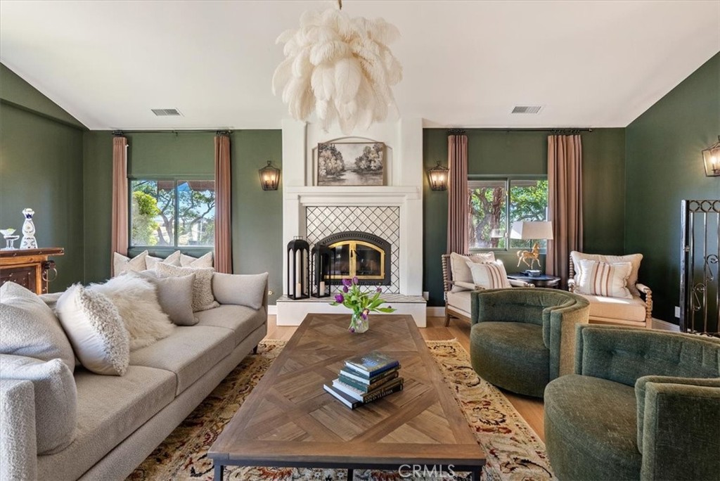 6275 Twin Canyon
