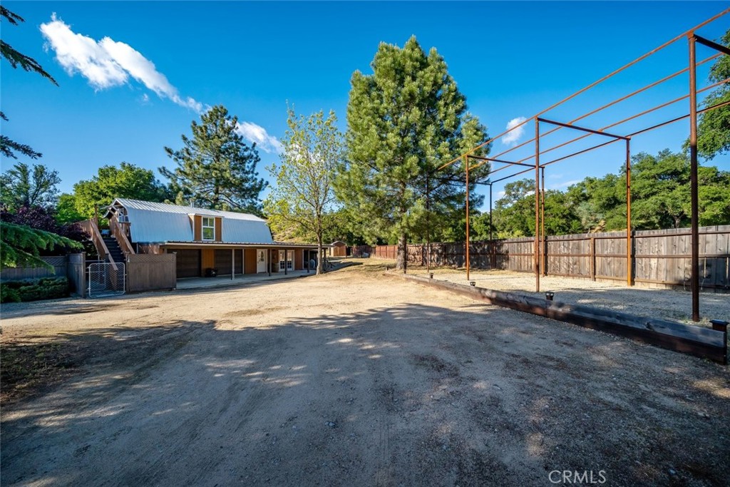 1350 Parkhill