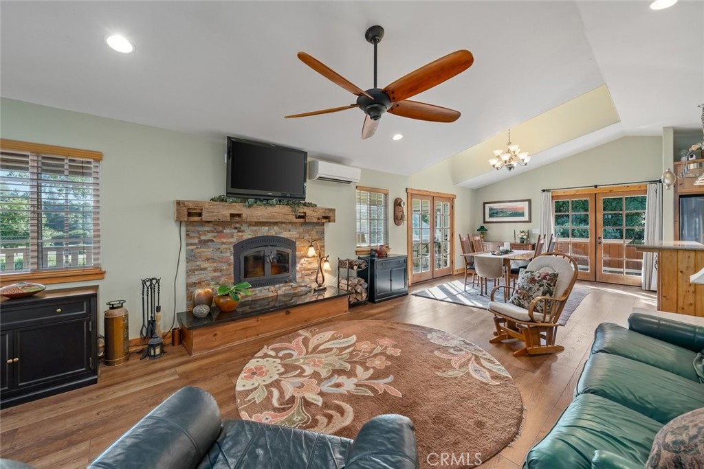 1350 Parkhill