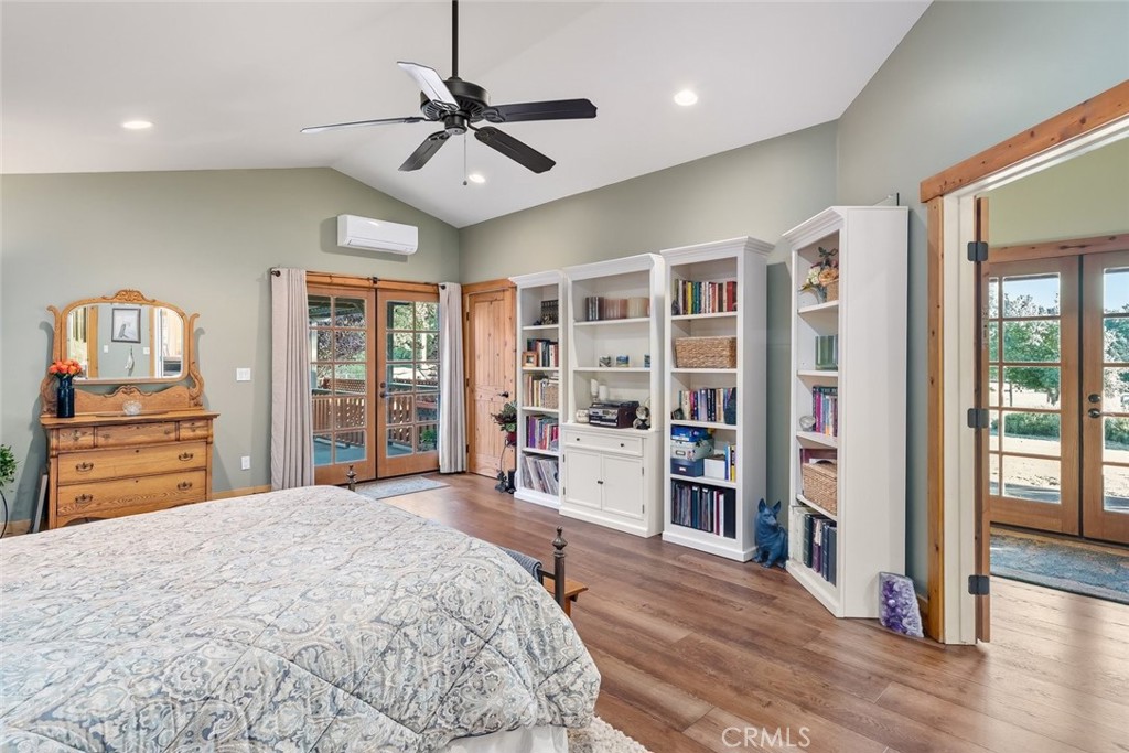 1350 Parkhill