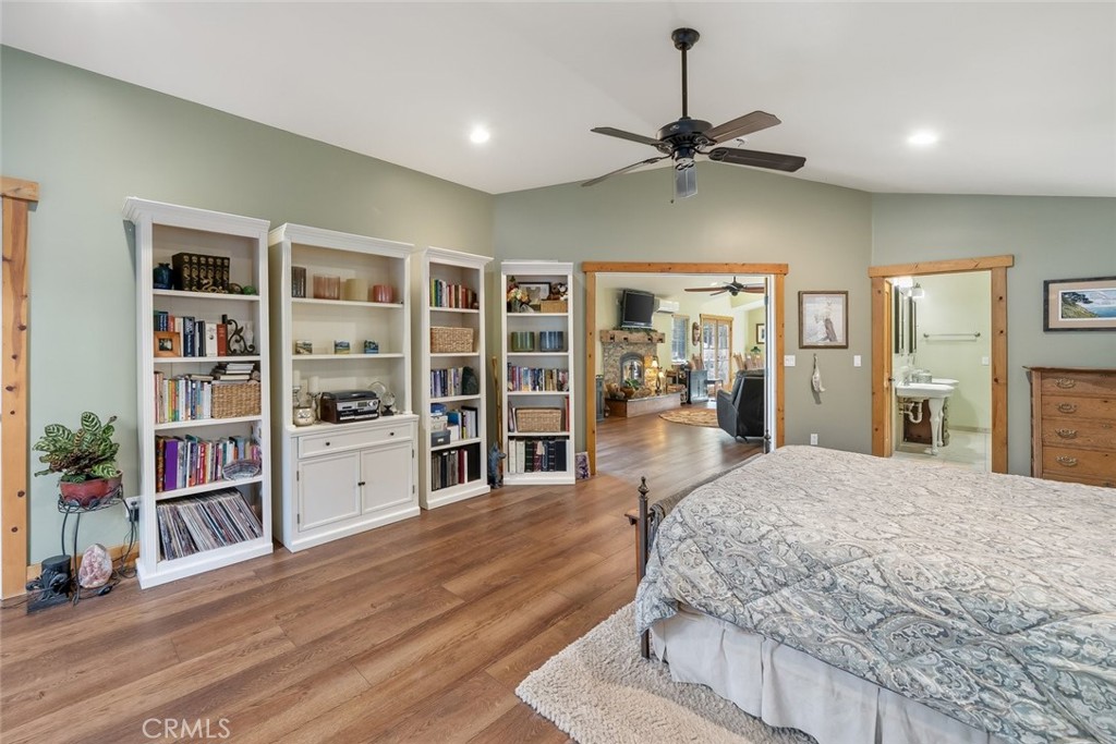 1350 Parkhill