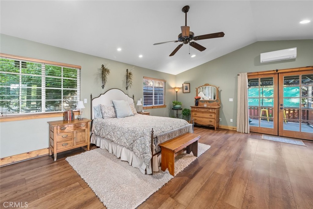 1350 Parkhill